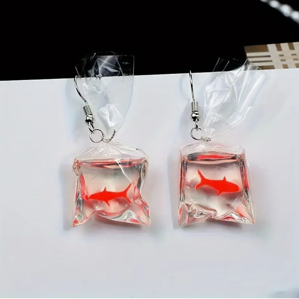 🐠Orange Goldfish Pet in a bag earrings - Picture 5 of 5